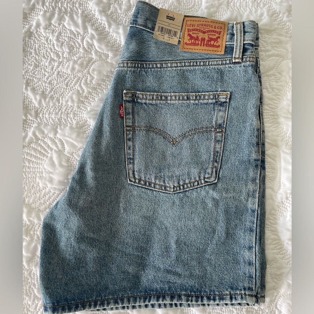 NWT Levi women’s 94 baggy shorts